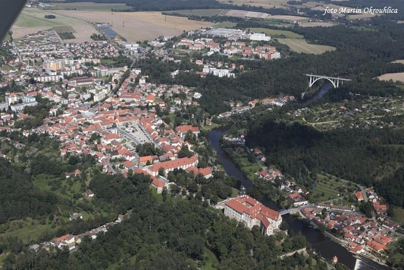 Domecek Ve Dvore Бехине Экстерьер фото